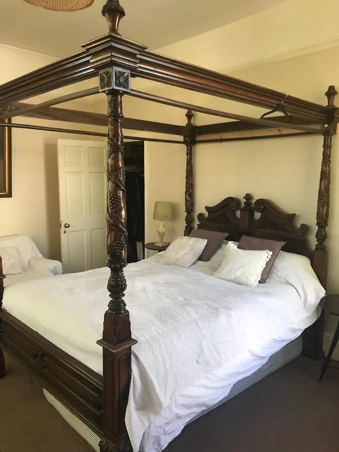 Holiday home Lovely 3-Bed House In Cheltenham