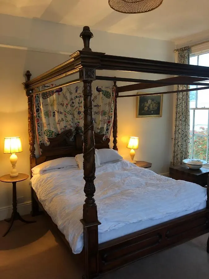Lovely 3-Bed House In Cheltenham 0*,